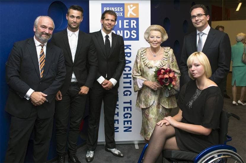 Prinses Beatrix bij dansvoorstelling Free to Move