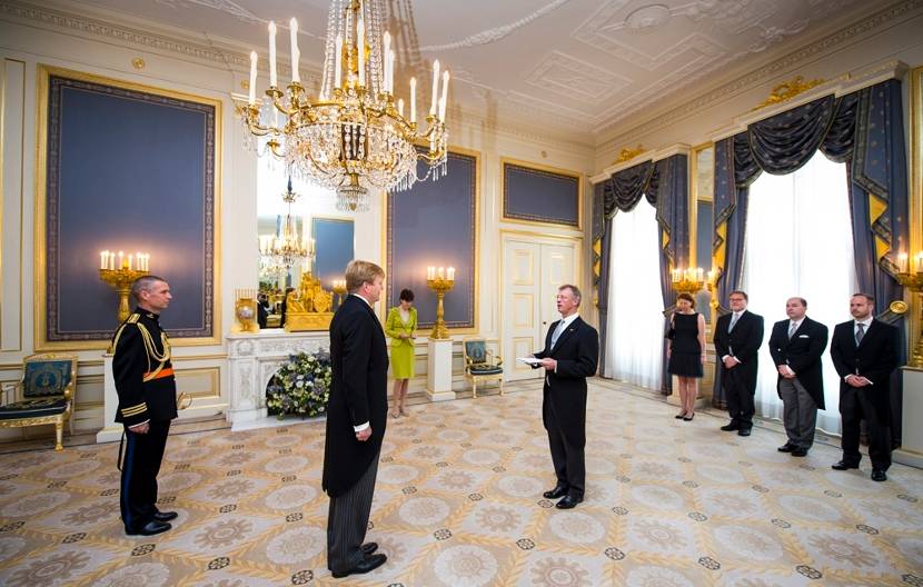 Koning Willem-Alexander ontvangt de geloofsbrieven van de ambassadeur van het Koninkrijk België.
