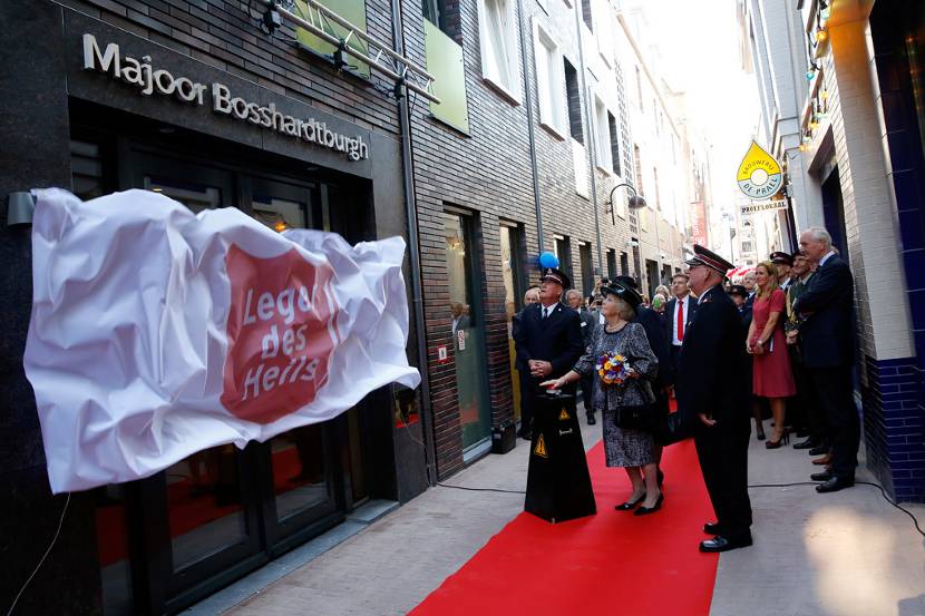 Prinses Beatrix opent nieuwe opvanglocatie Leger des Heils.