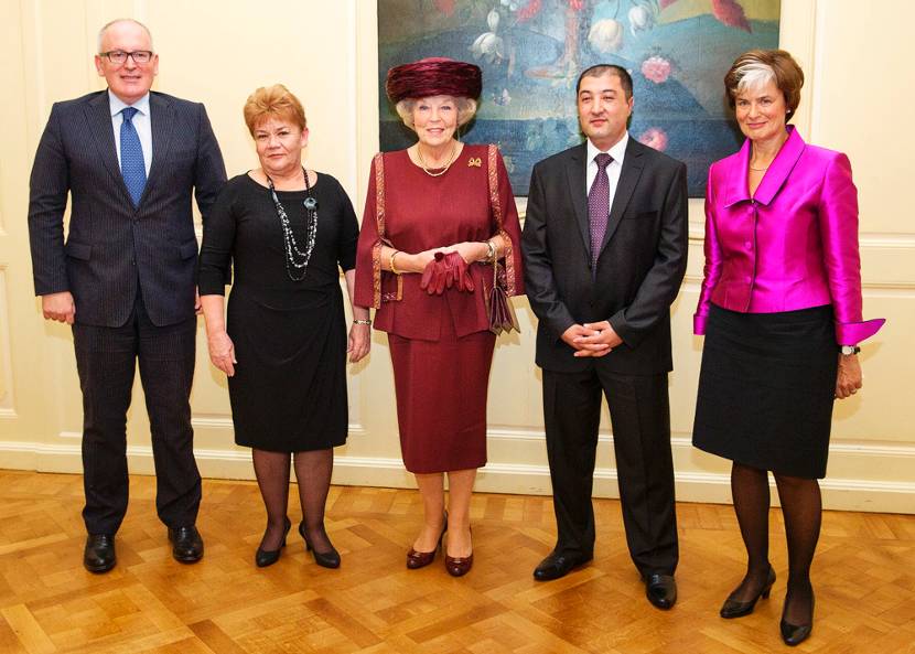 Prinses Beatrix bij uitreiking Max van der Stoel Award.