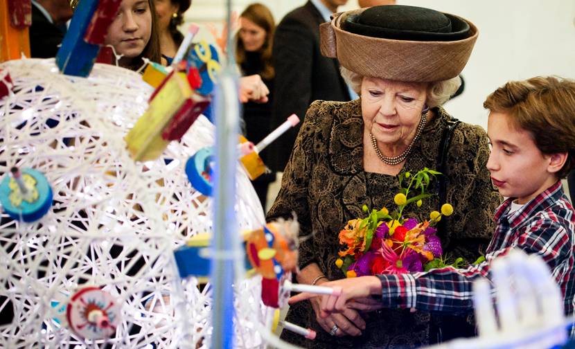 Prinses Beatrix bij viering 25 jaar kinderrechten op Kinderrechtentop.