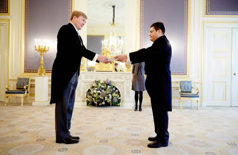 Koning Willem-Alexander ontvangt de geloofsbrieven van de ambassadeur van de Republiek Costa Rica.