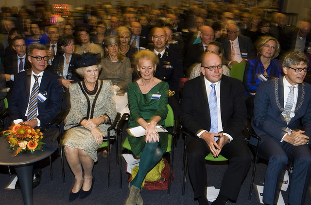 Prinses Beatrix bij viering 200 jaar Commissie van Toezicht op gevangeniswezen.