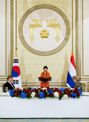 De Koreaanse president Park Geun-hye houdt een toespraak tijdens het staatsbanket.