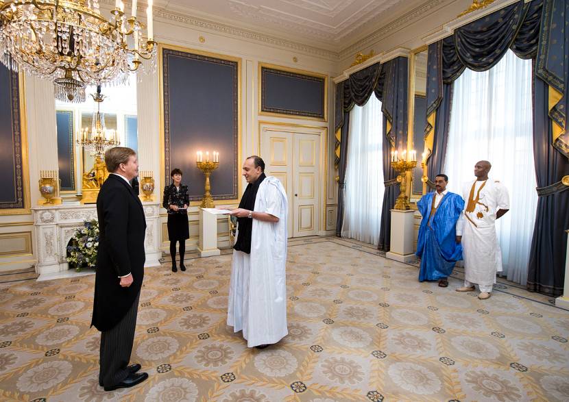 Koning Willem-Alexander ontvangt de geloofsbrieven van de ambassadeur van Mauritanië.