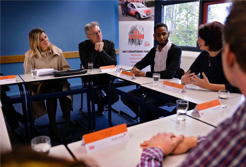 Koningin Máxima bezoekt S-Team in Leeuwarden.