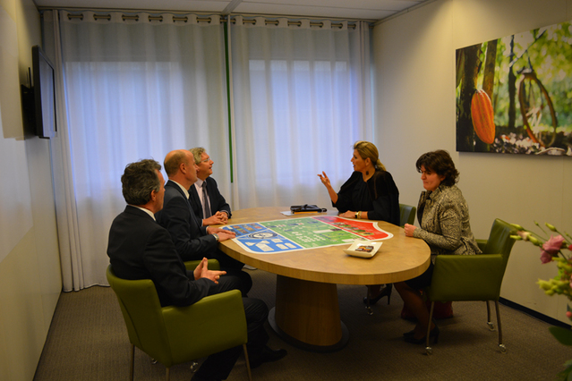 Koningin Máxima brengt werkbezoek aan IDH.