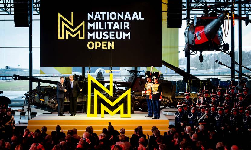 Koning opent Nationaal Militair Museum.