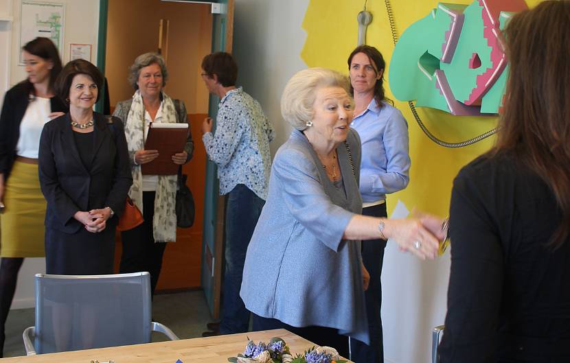Rotterdam, 21 april 2015: Prinses Beatrix brengt een werkbezoek aan Roffa in Rotterdam. Roffa verzorgt de opvang en behandeling van meisjes en jonge vrouwen van 12 tot en met 23 jaar die het slachtoffer zijn of dreigen te worden van binnenlandse mensenhandel.