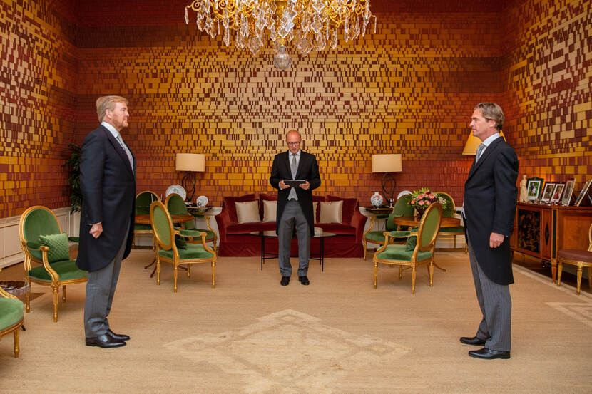 Koning Willem-Alexander benoemt de heer B. van ’t Wout tot staatssecretaris van Sociale Zaken en Werkgelegenheid