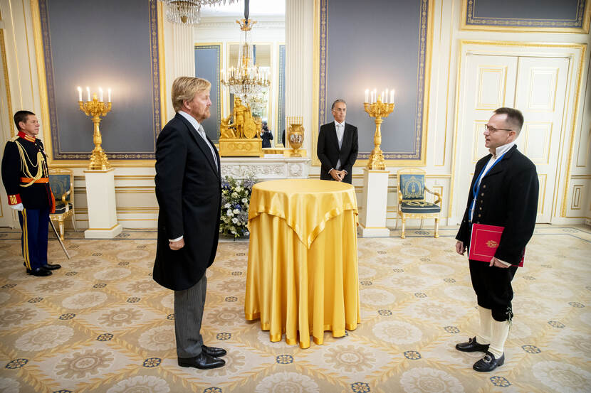 Koning ontvangt geloofsbrieven ambassadeur Noorwegen