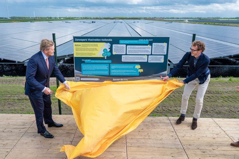 Koning Willem-Alexander bij opening Zonnepark
