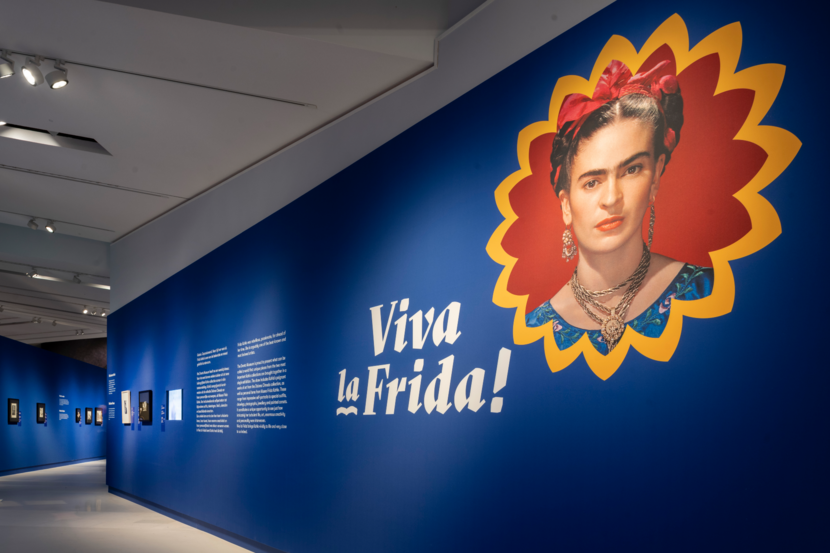 Koningin Máxima opent de tentoonstelling 'Viva la Frida! – Life and art of Frida Kahlo'.