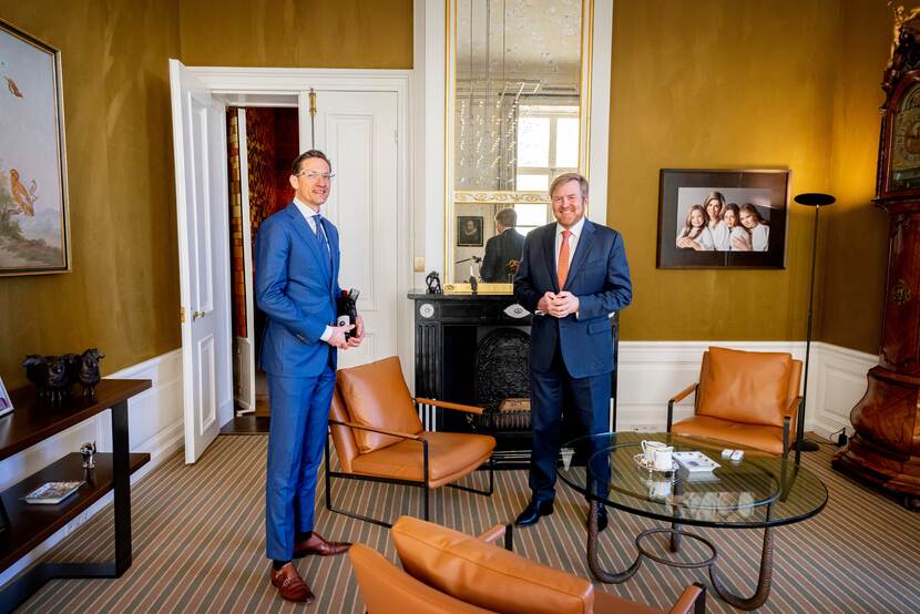 Koning Willem-Alexander ontvangt Joost Eerdmans, voorzitter van de Tweede Kamerfractie van JA21