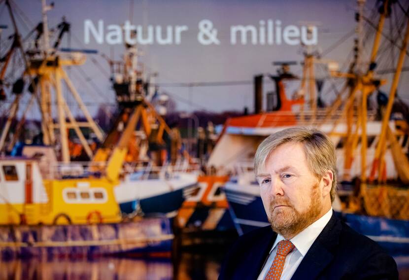 Koning Willem-Alexander brengt een werkbezoek aan de Nederlandse Voedsel- en Warenautoriteit.