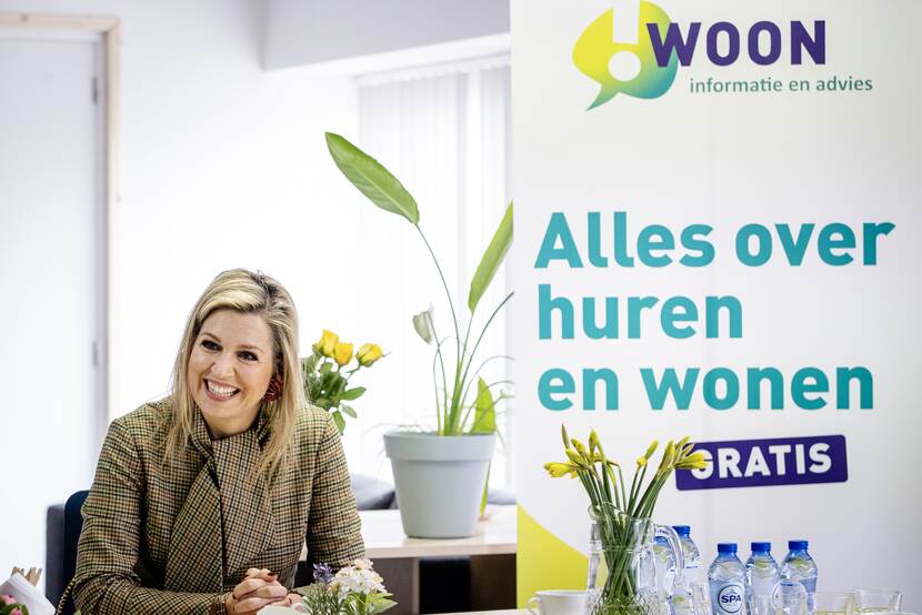 Koningin Máxima brengt een werkbezoek aan Stichting !WOON.