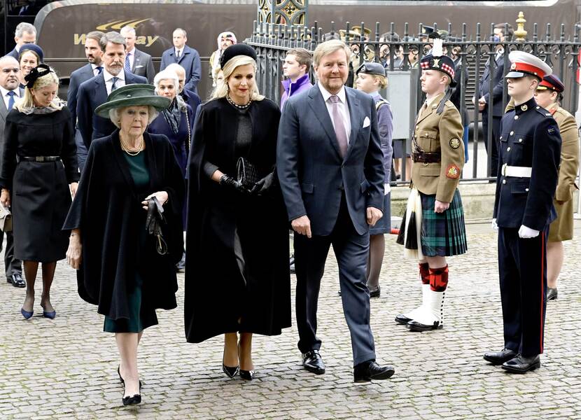 Koning Willem-Alexander, Koningin Máxima en Prinses Beatrix wonen de dankdienst bij voor het leven van Zijne Koninklijke Hoogheid Prins Philip.