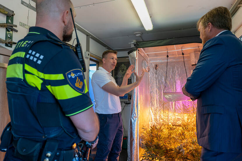 Koning Willem-Alexander brengt een werkbezoek aan het buitengebied van de gemeente Beuningen.