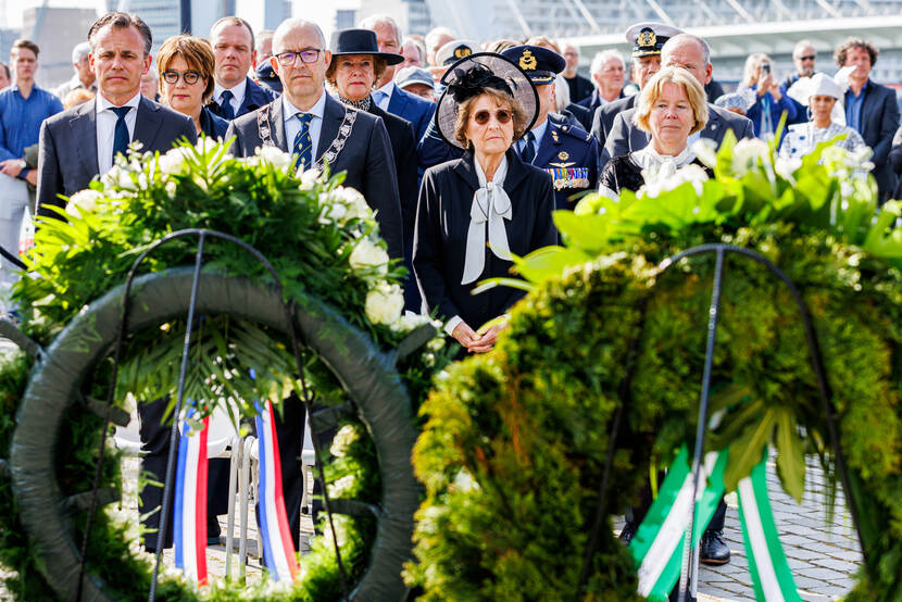 Prinses Margriet bij herdenking Nationaal Koopvaardijmonument ‘De Boeg'