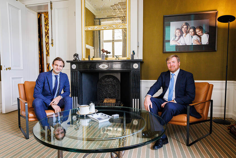 Koning Willem-Alexander ontvangt op Paleis Huis ten Bosch staatssecretaris Van Ooijen van Volksgezondheid, Welzijn en Sport in het kader van een reeks van kennismakingen met de ministers en staatssecretarissen van het kabinet-Rutte IV.