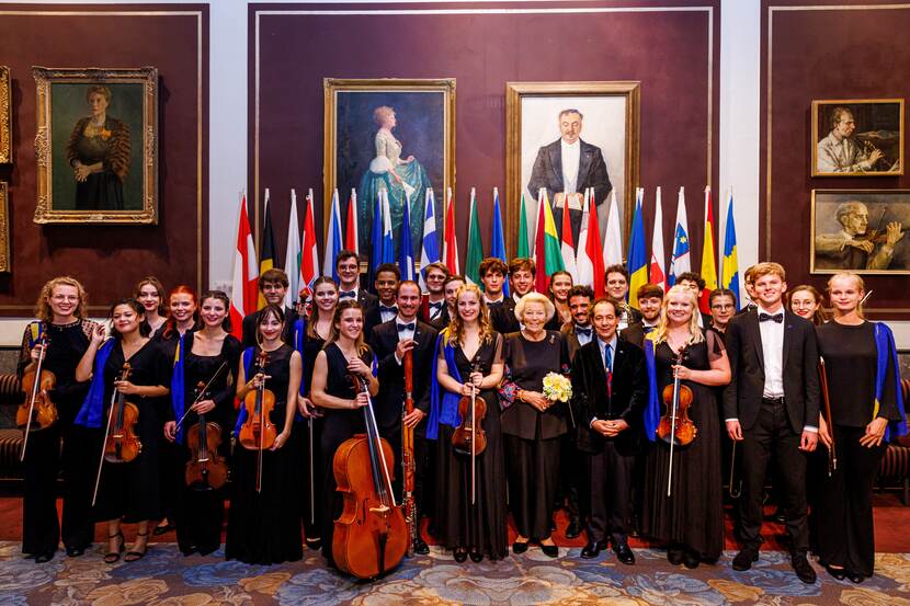 Prinses Beatrix aanwezig bij concert van European Union Youth Orchestra