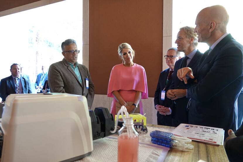 Koningin Máxima bezoekt het medisch centrum van de Universiteit van Californië voor een seminar over Digital Health