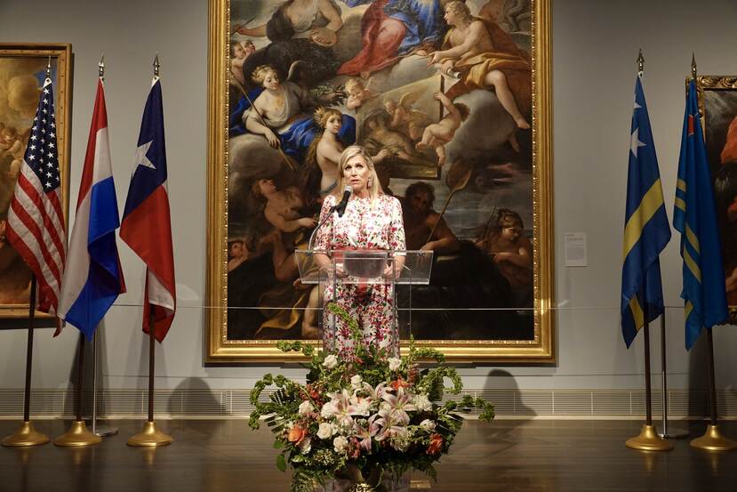 Koningin Máxima houdt een korte toespraak in het Museum of Fine Arts
