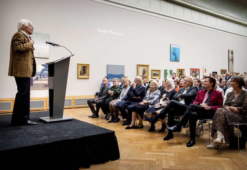 Prinses Beatrix opent de jubileumexpositie van kunstenaarsvereniging en galerie Pulchri Studio