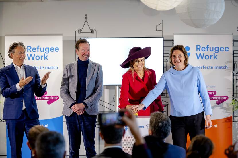 Koningin Máxima lanceert met Karien van Gennip, minister van Sociale Zaken en Werkgelegenheid, het online banenplatform www.refugeework.nl