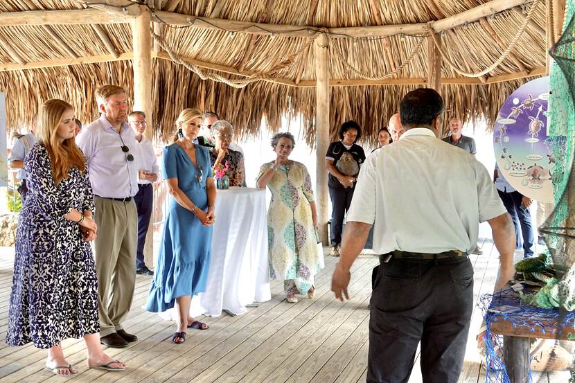 Koning Willem-Alexander, Koningin Máxima en Prinses van Oranje en Sea Turtle Conservation en Dutch Caribbean Nature Allience