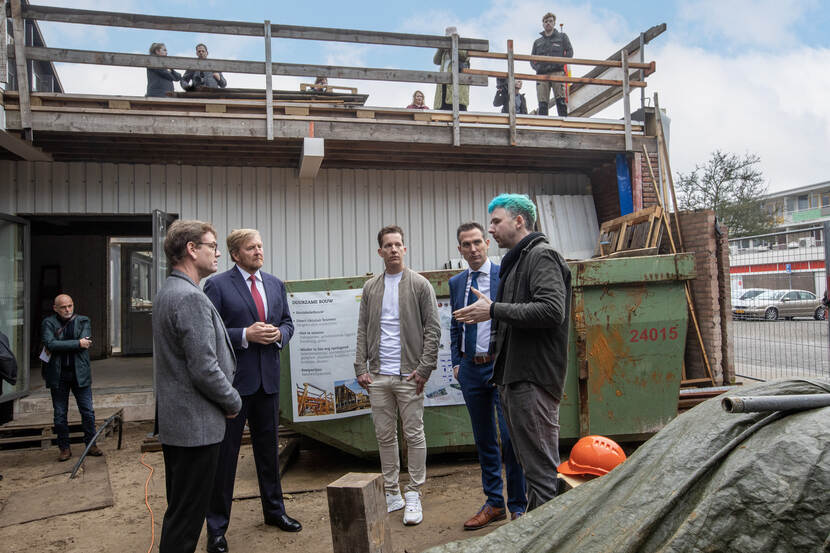 Koning Willem-Alexander bezoekt woonproject Boschgaard