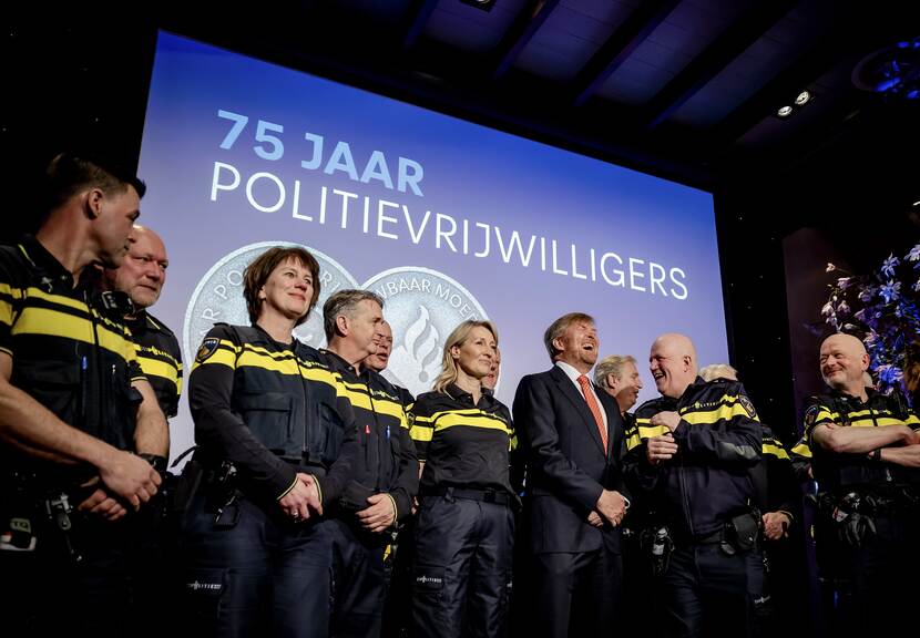 Koning Willem-Alexander 75 jaar vrijwilligers politie