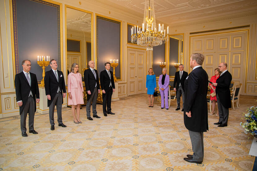 Koning Willem-Alexander beëdiging ambassadeurs