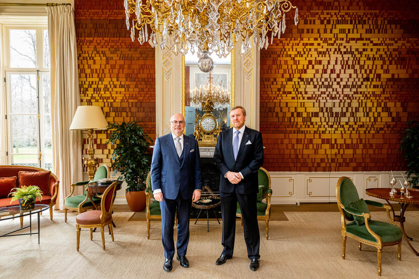 Koning Willem-Alexander ontvangt de president van Estland, de heer Alar Karis