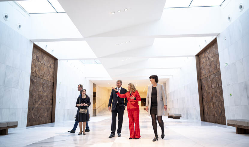 Koning Willem-Alexander bij opening vernieuwde Paleis Het Loo