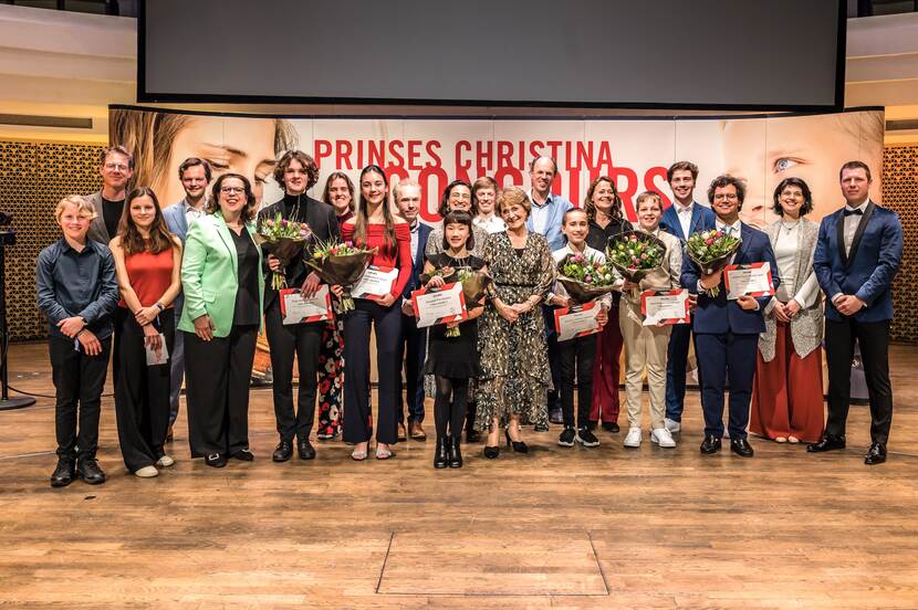 Prinses Margriet reikt de prijzen op van het Prinses Christina Klassiek Concours