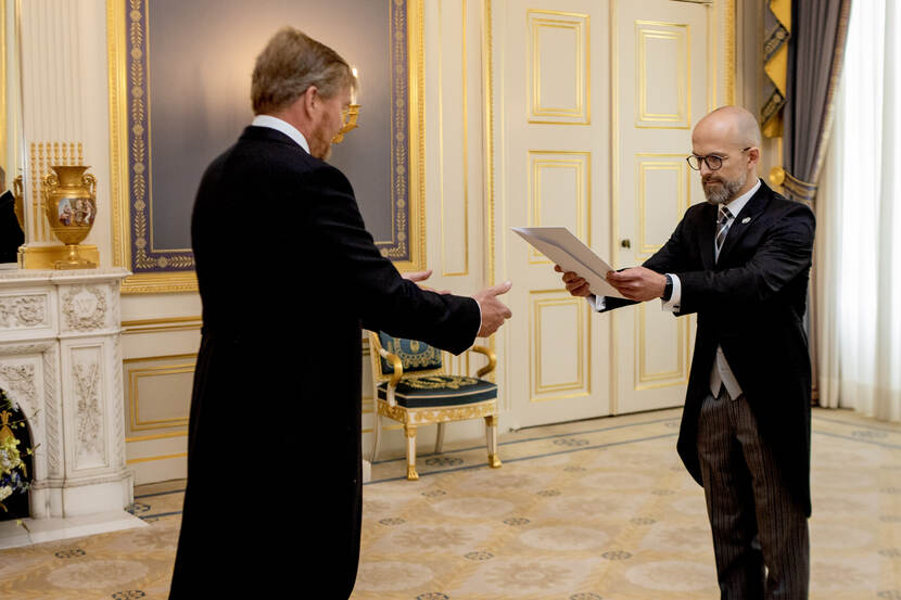 Koning Willem-Alexander en Z.E. Oleksandr Karasevych