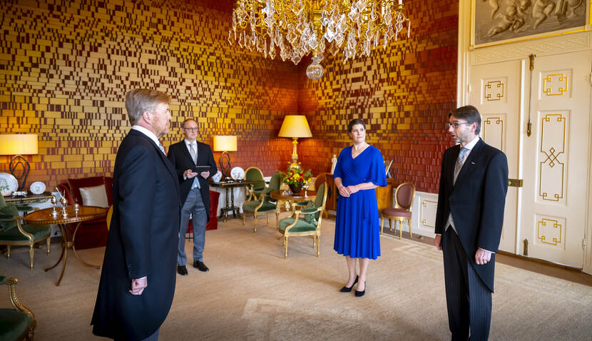Beediging ten overstaan van Koning van heer Van Weyenberg en mevrouw Gräper-van Koolwijk