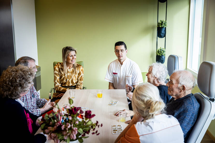 Koningin Máxima bezoekt programma Zorgevaluatie & Gepast Gebruik