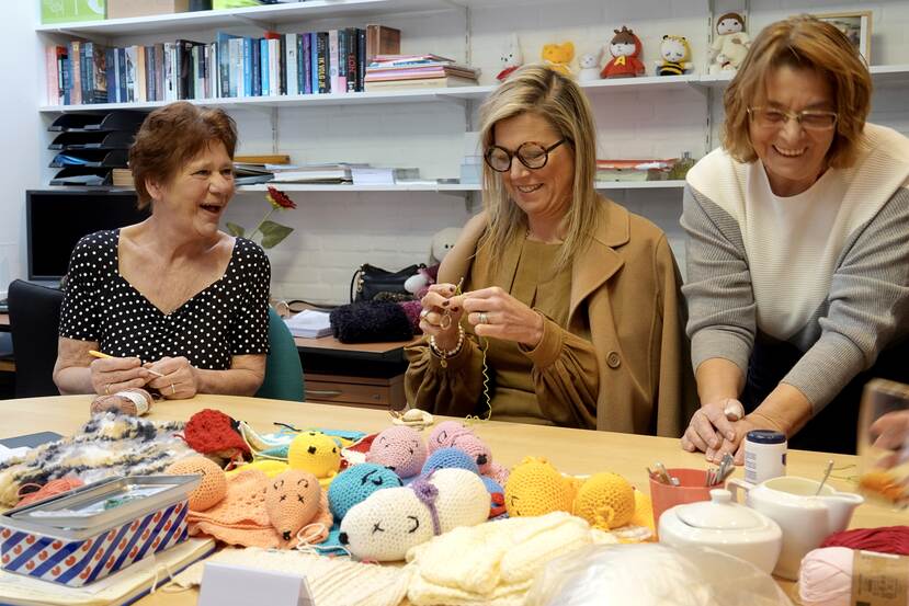 Koningin Máxima bezoekt Het Buurtlokaal in Almere Haven