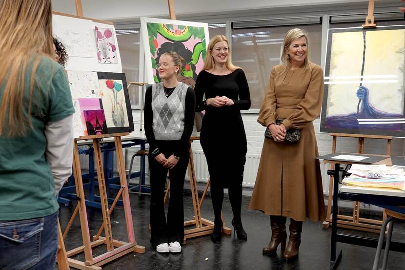 Koningin Máxima bezoekt scholengemeenschap De Meergronden in Almere Haven