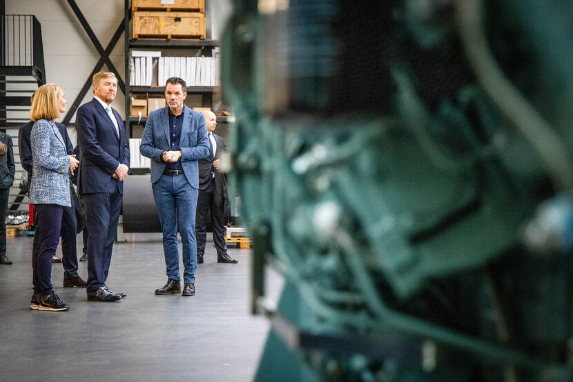 Koning bezoekt Koedood Marine Group
