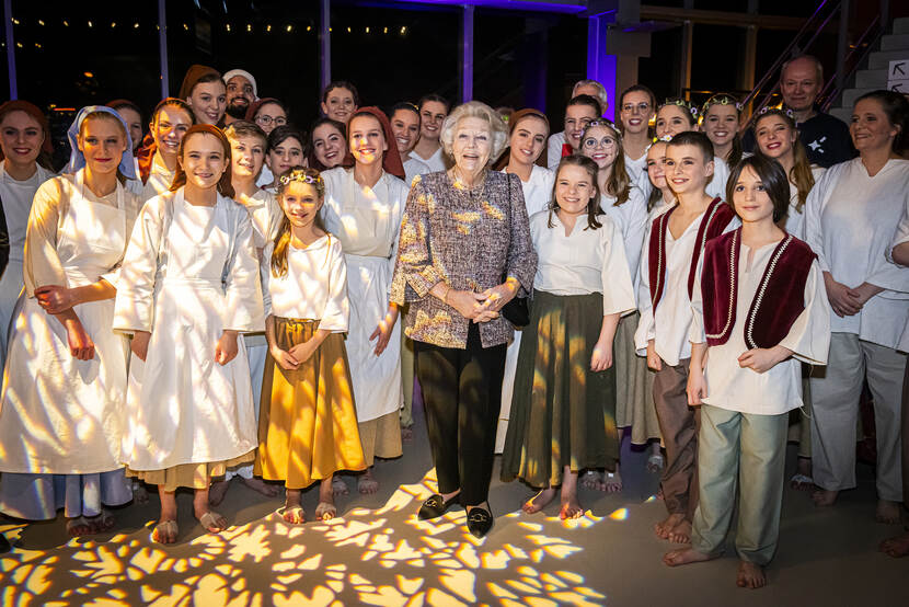 Prinses Beatrix woont een symposium bij van In Vrijheid Verbonden.