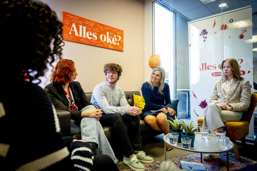 Koningin Máxima bezoekt Alles Oké? Supportlijn