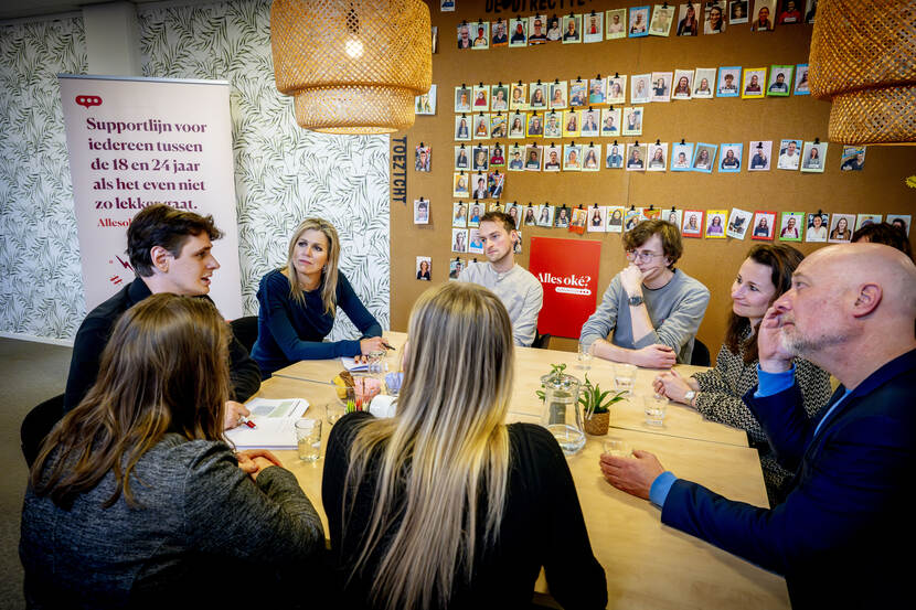 Koningin Máxima bezoekt Alles Oké? Supportlijn