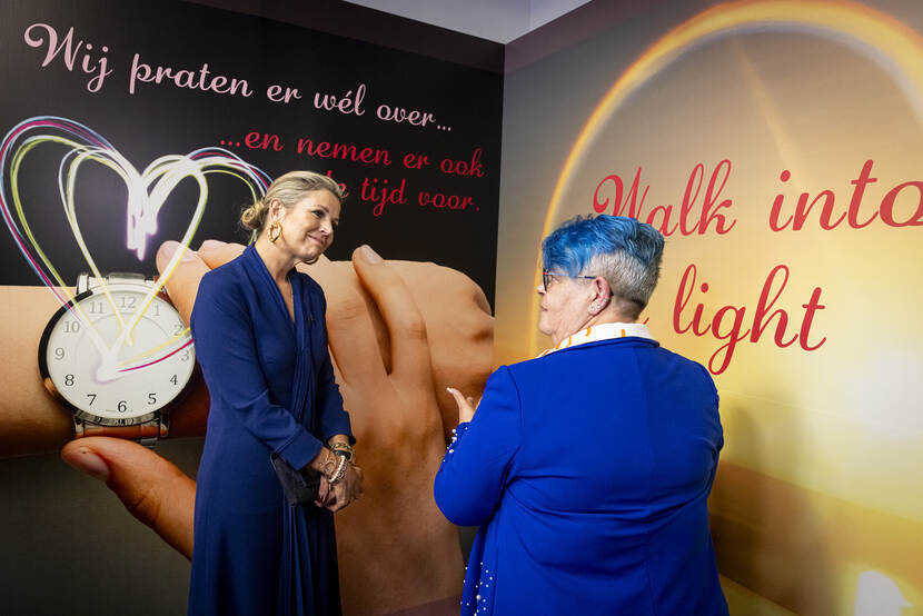 Koningin Máxima bezoekt stichting HerstelTalent