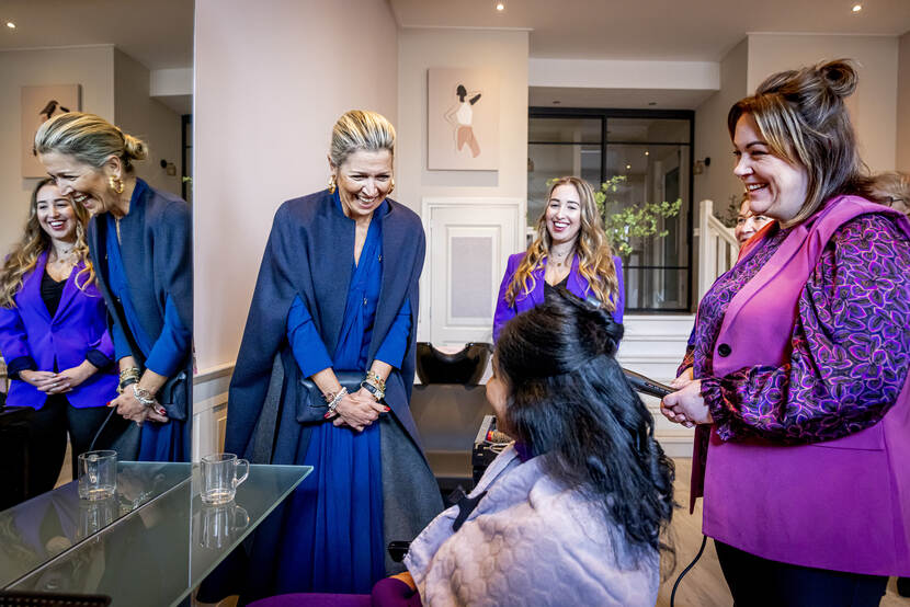 Koningin Máxima bezoekt Stichting IederMooi
