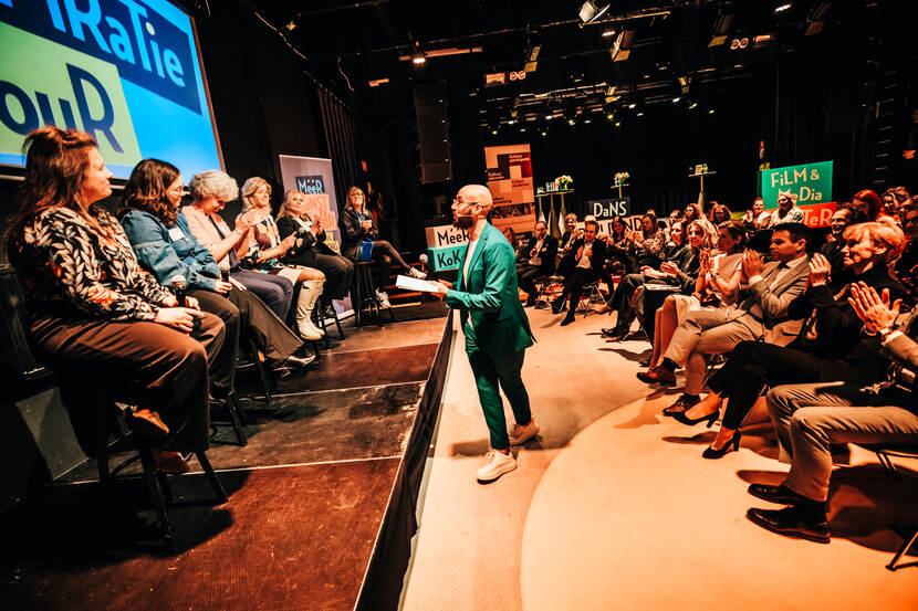 Koningin Máxima bij inspiratiesessie Méér Kunst en Cultuur in School en Omgeving