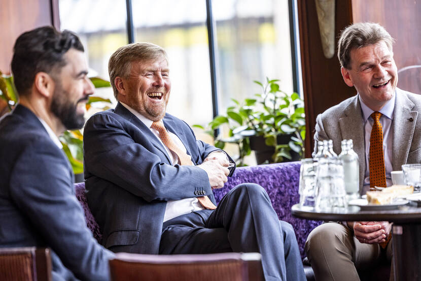 Koning Willem-Alexander brengt werkbezoek aan Heerlen-Noord