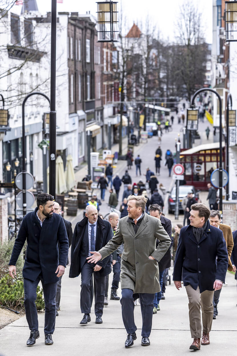 Koning Willem-Alexander brengt werkbezoek aan Heerlen-Noord